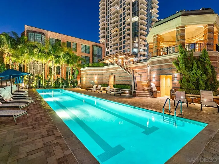 500 W Harbor Dr W #616 — Photo 63