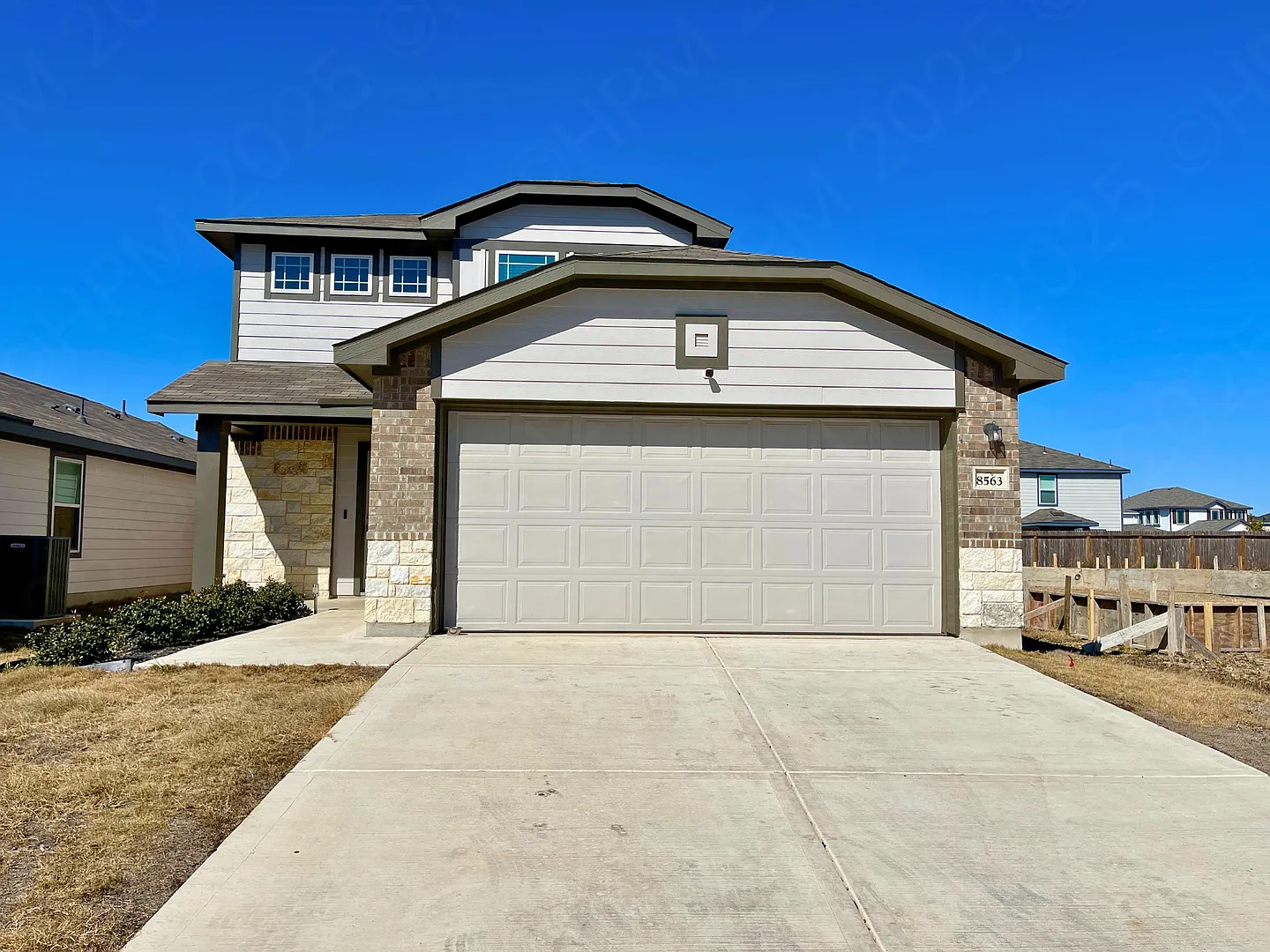 Move-In Special. 1 Month Free Rent with a 12-month lease — Photo 2