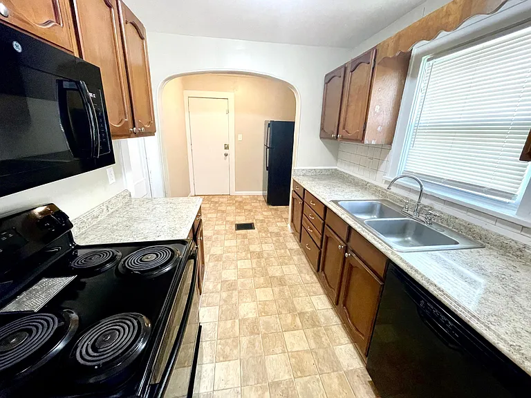 5003 Paseo Blvd — Photo 4
