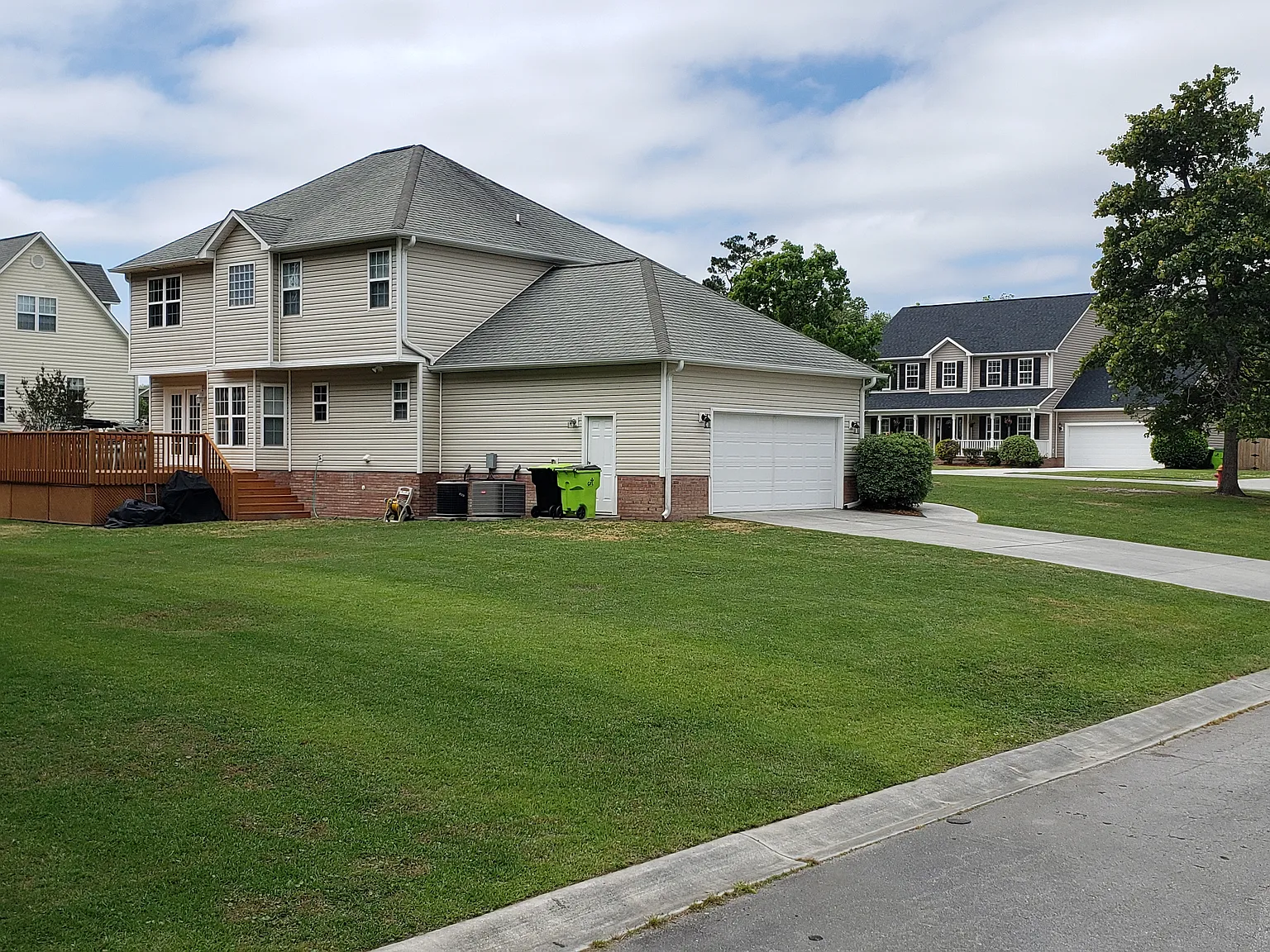 4 bed, 2.5 bath, 2030 sqft, $2,500 — Photo 4