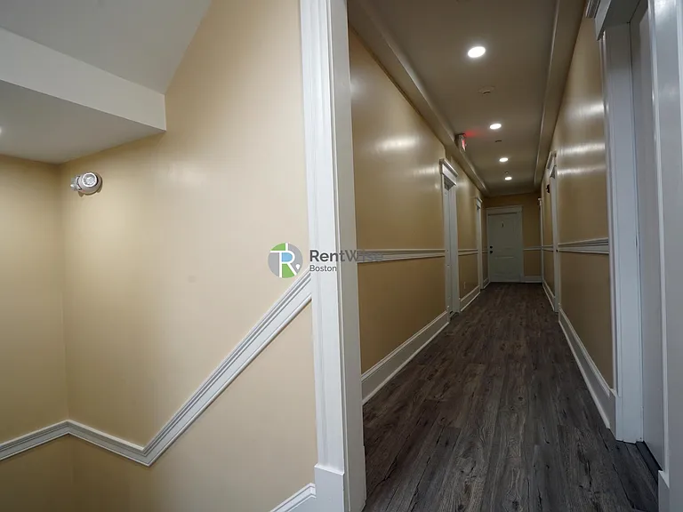 123 Sutherland Rd #P — Photo 3