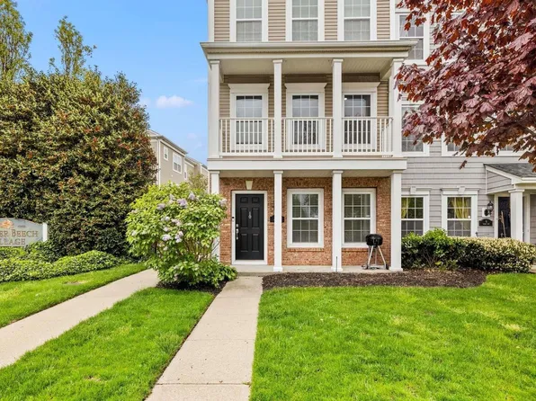 10 Maler Lane #1, Patchogue, NY 11772