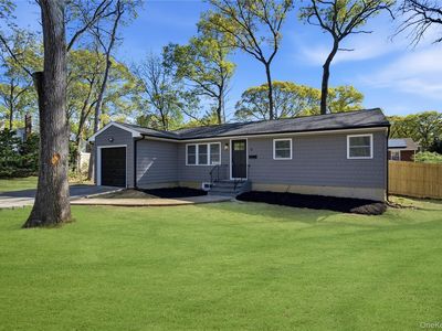 9 W 8th Street, Ronkonkoma, NY, 11779