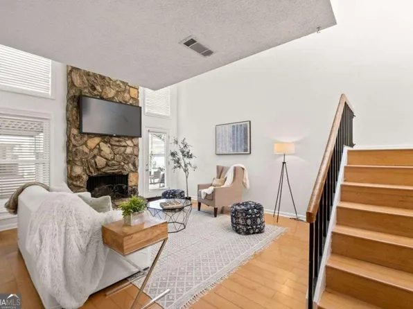 608 Serramonte Dr, Marietta, GA 30068