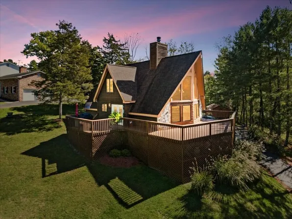 701 Cardinal Dr, Pulaski, VA 24301