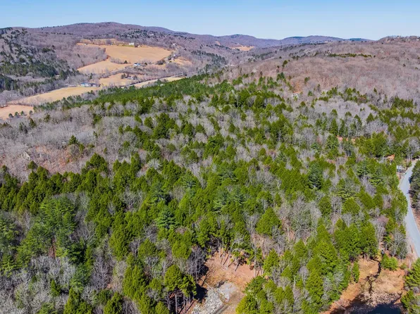 5209 5211 Willard Road #5209 -5211, Hartford, VT 05059