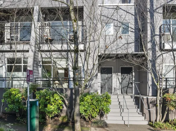 2327 NW Northrup St APT 3, Portland, OR 97210
