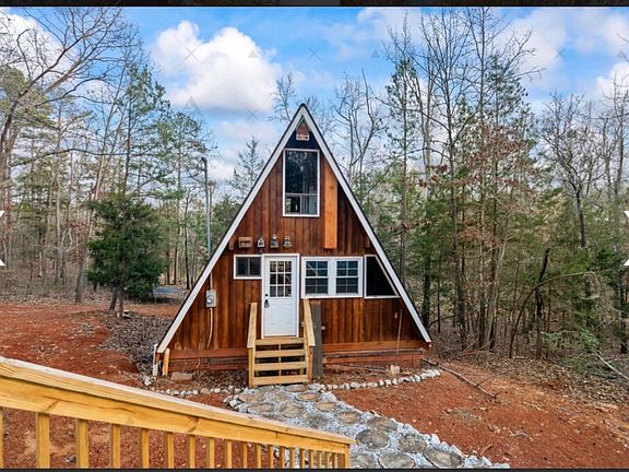 2nd image of 290 Beaver Lodge Rd
