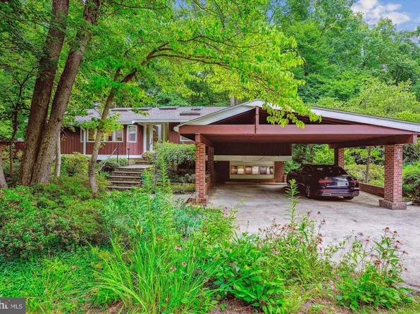 7005 Barkwater Ct, Bethesda, MD 20817