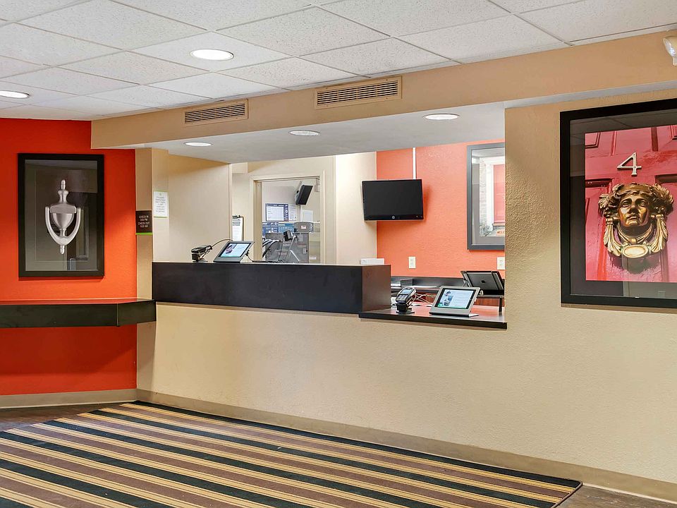 Lobby and Guest Check-in