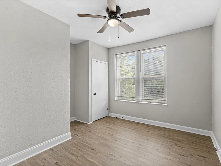 2833 Miami St — Photo 14