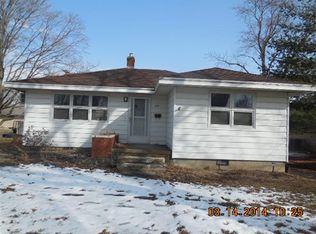 210 E Mirlynbeth Ln, Fairbury, IL 61739
