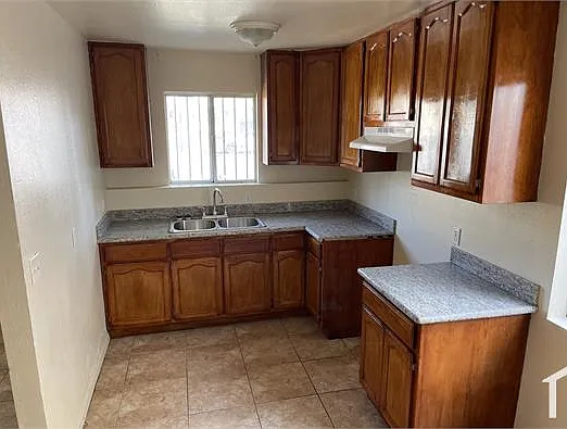 9001 S Central Ave #B — Photo 15