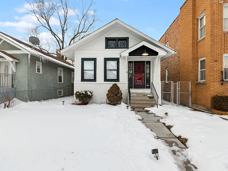 8950 S Bishop St — Photo 2