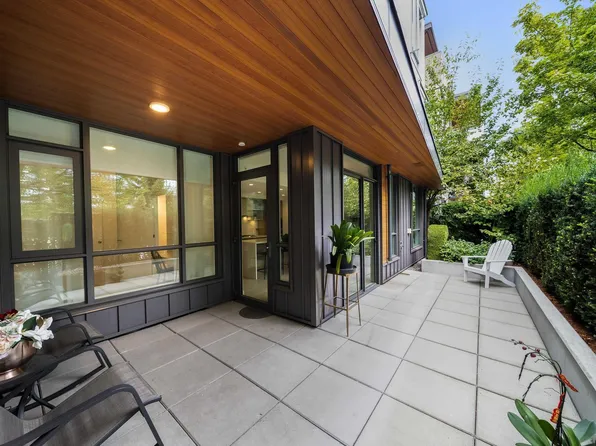 469 King Edward Ave W #109, Vancouver, BC V5Y 2J3