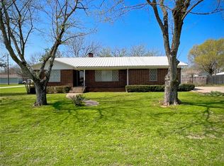 701 N Neches St, Whitney, TX 76692