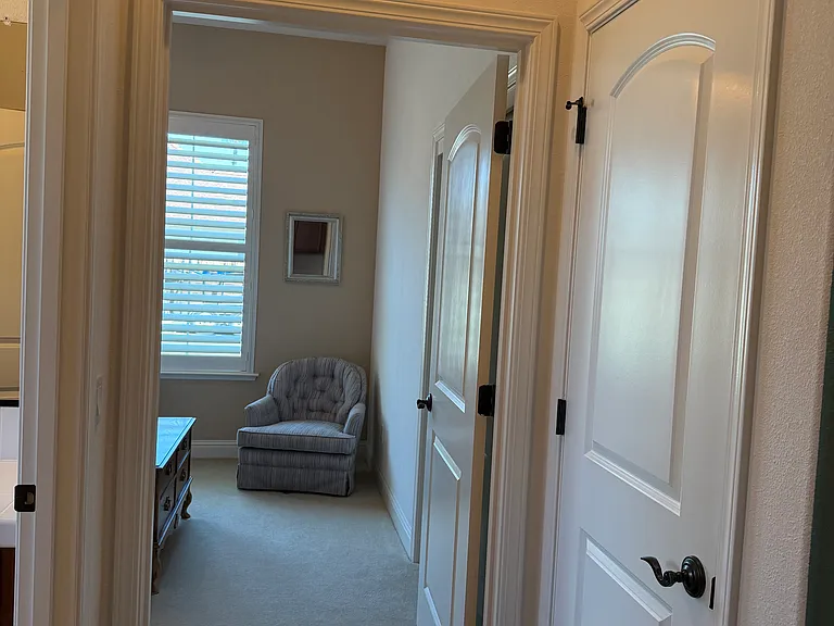 2111 S Church Ave — Photo 21