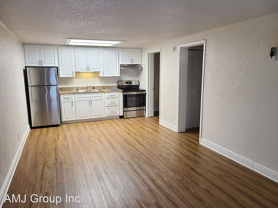 1st image of 705 SW Amberwood Loop #108