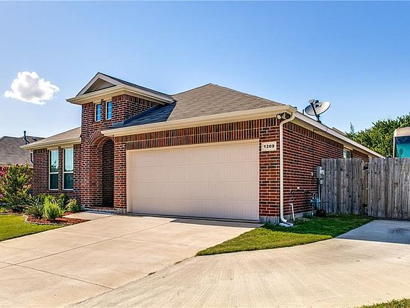 5th image of 1209 Meadowlakes Dr