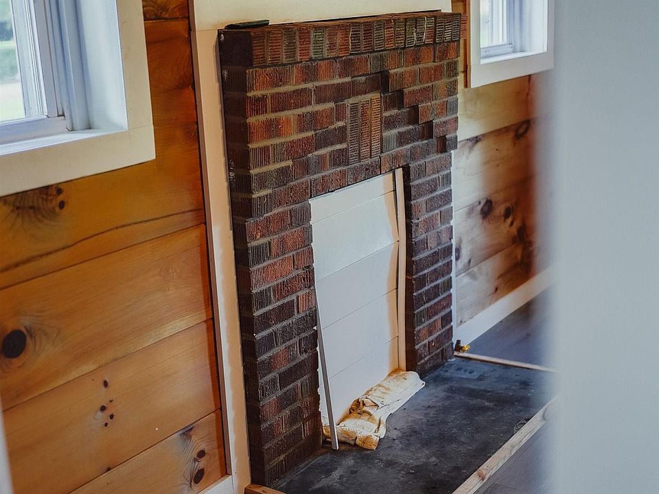 2nd image of 101 Christian Ln