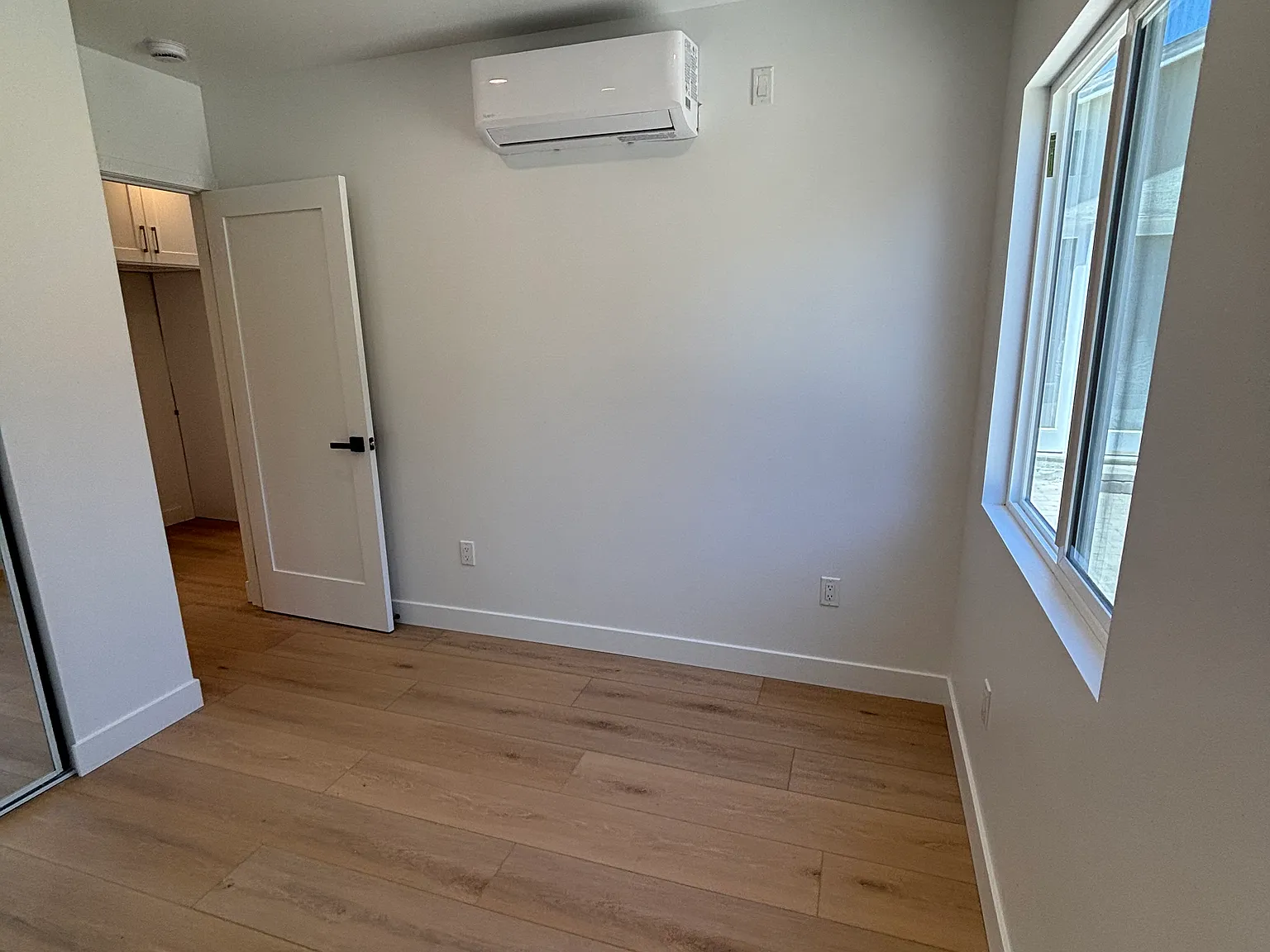 1 bed, 500 sqft, $2,300 — Photo 2