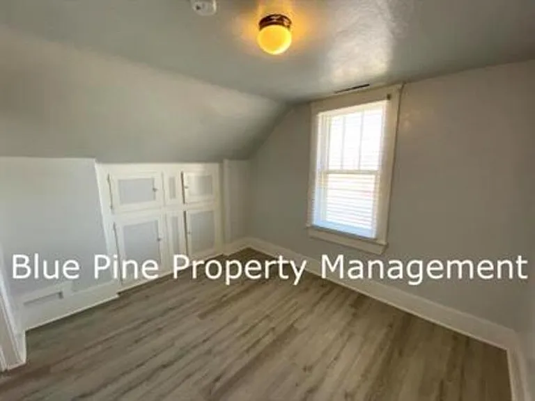252 N Shilling Ave #4 — Photo 3