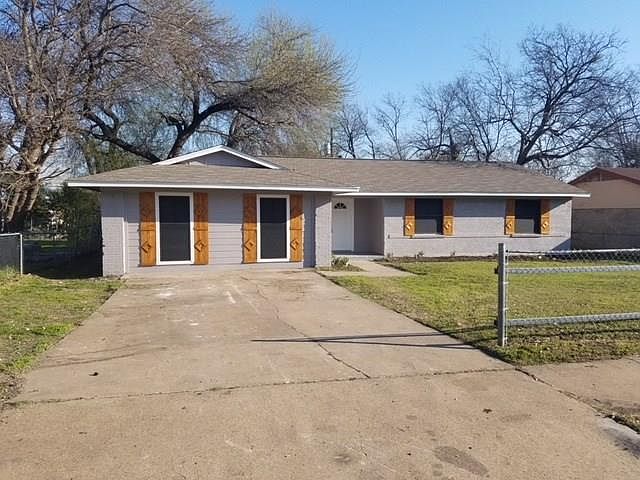 1st image of 933 Deerwood Dr