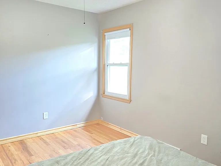 619 NE 39th Ter — Photo 10