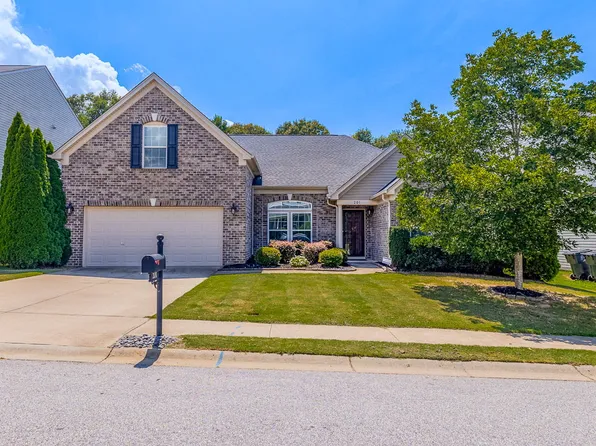 201 Chapel Hill Ln, Simpsonville, SC 29681