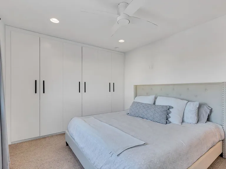 Primary suite