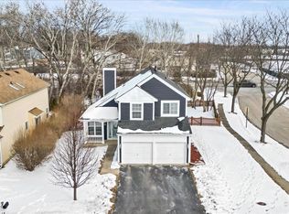 2391 N Lenox Ct, Round Lake Beach, IL 60073