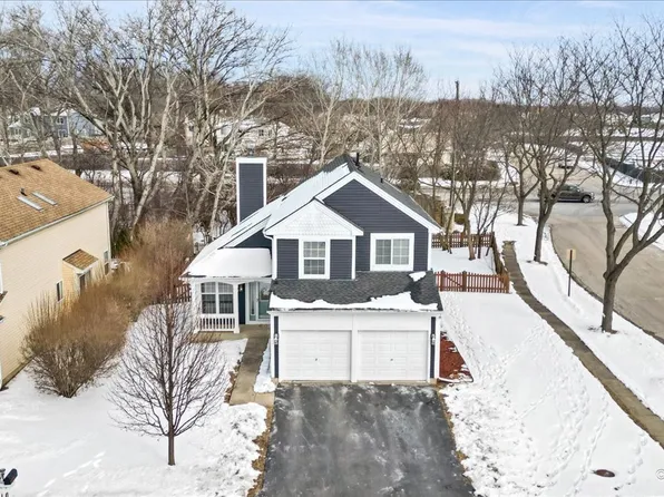 2391 N Lenox Ct, Round Lake Beach, IL 60073