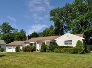 36 Sunnyside Rd, Mahwah, NJ 07430