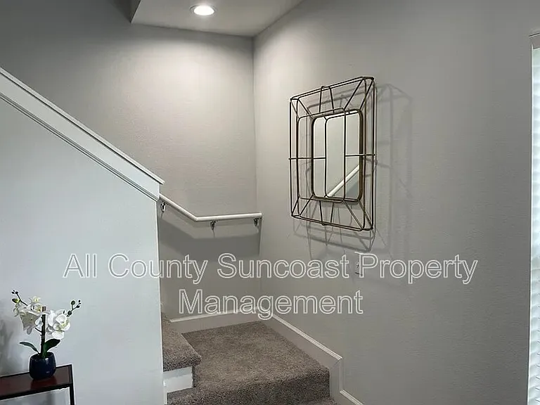 300 Bowman St — Photo 16