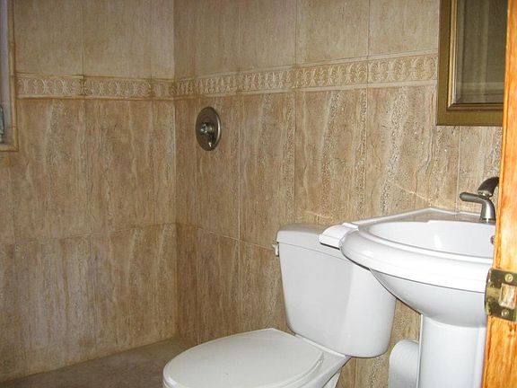 5th image of 11207 NE 10th Ave #1