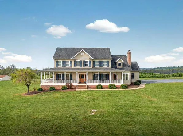 300 Dehaven Dr, Clear Brook, VA 22624
