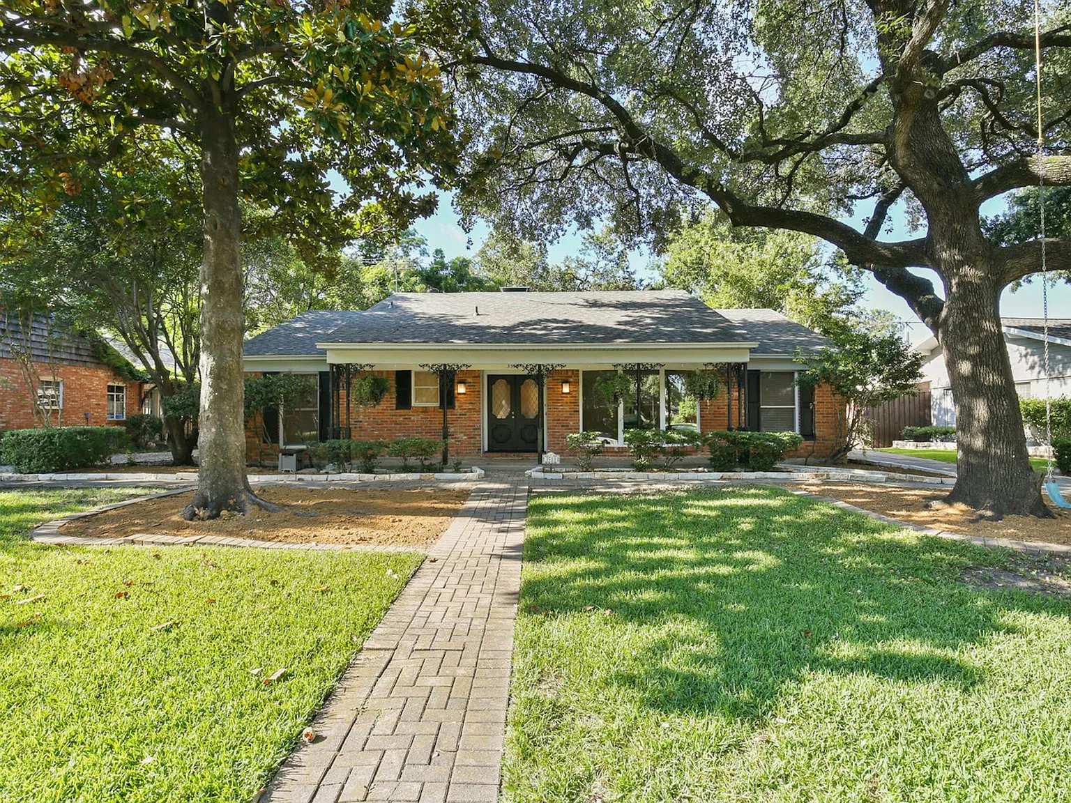 3510 Princess Ln — Photo 2