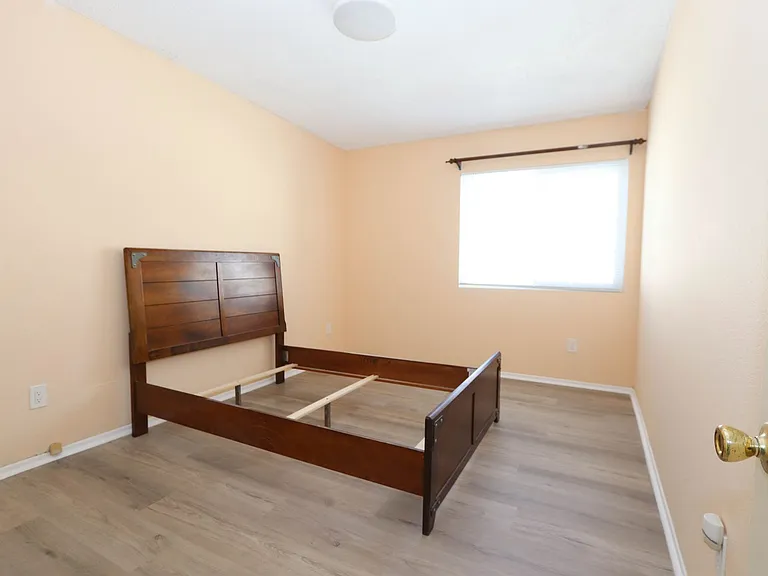 24210 Sylvan Glen Rd #F — Photo 23