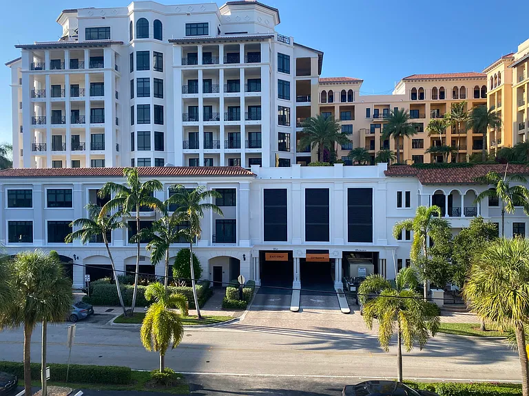 200 E Royal Palm Rd #4080 — Photo 1