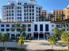 200 E Royal Palm Rd