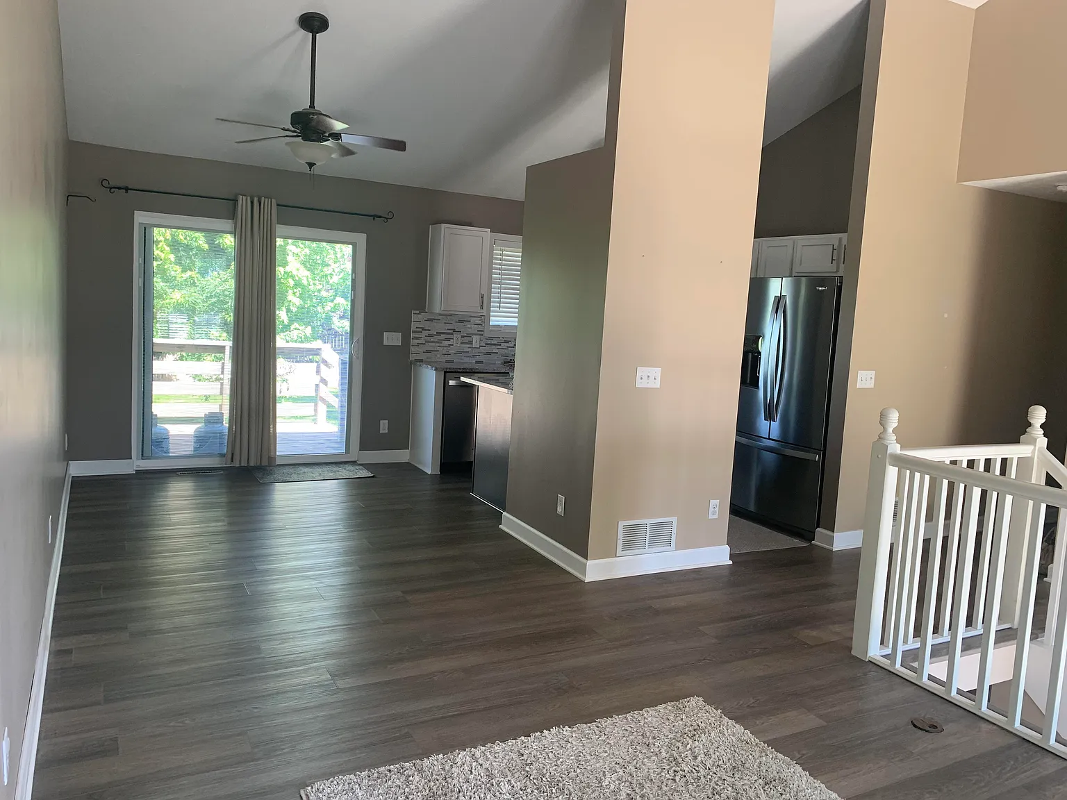 3 bed, 1339 sqft, $2,200 — Photo 2