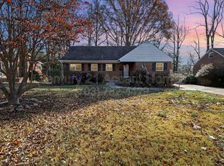 3107 Valley Ln, Falls Church, VA 22044