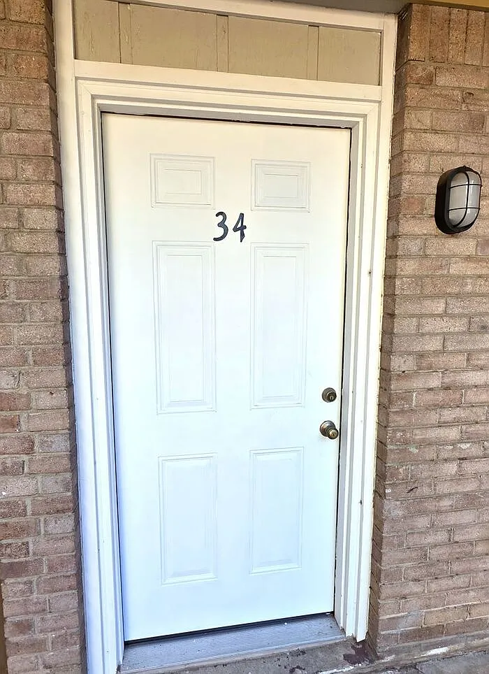 1 bed, 1.0 bath, 720 sqft, $750 — Photo 1