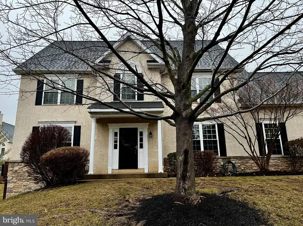1956 Yorkshires Dr, Blue Bell, PA 19422