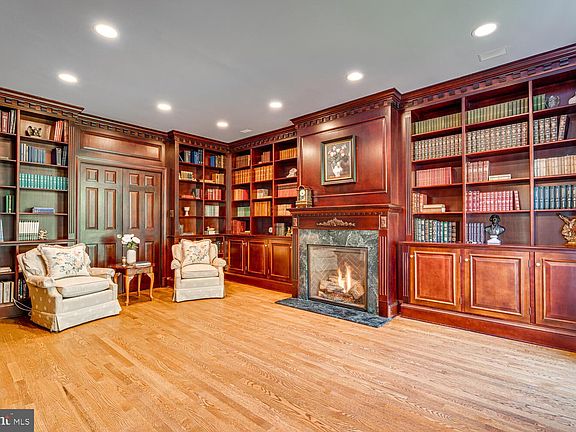 3rd image of 5907 Moss Wood Ln