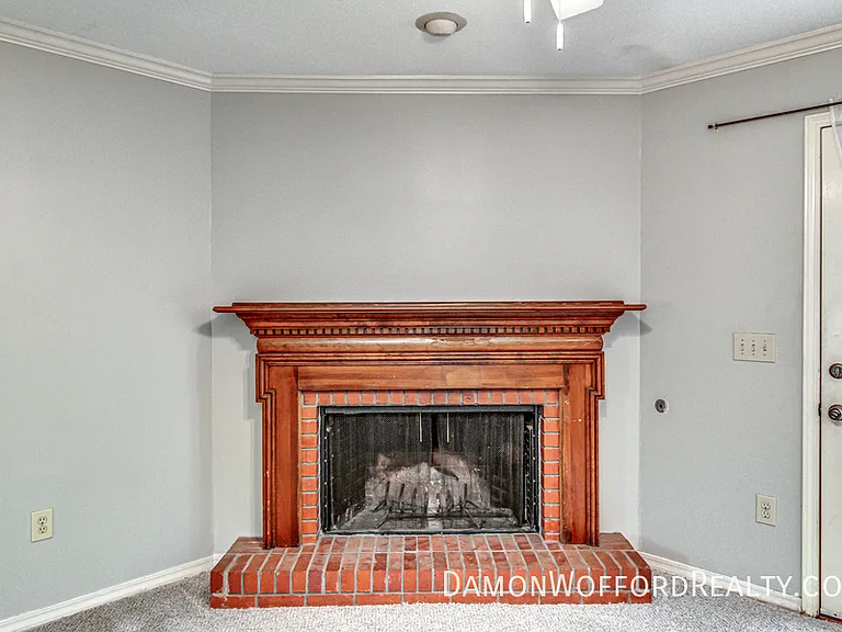 1435 Roxbury Ct — Photo 21