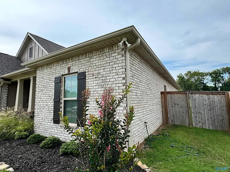109 Kambry Grove Dr — Photo 4