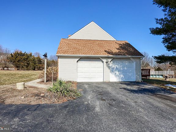 3rd image of 11 Morlatton Rd