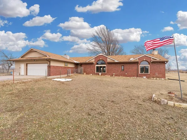 1040 N Rock Rd, Belle Plaine, KS 67013