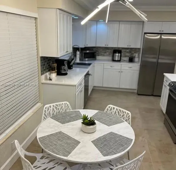 5221 York Ct — Photo 4